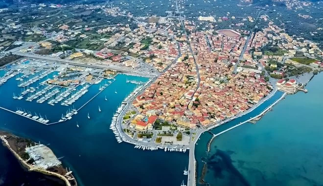 Εικόνες που μαγεύουν: Ο γύρος της Λευκάδας από ψηλά (βίντεο)